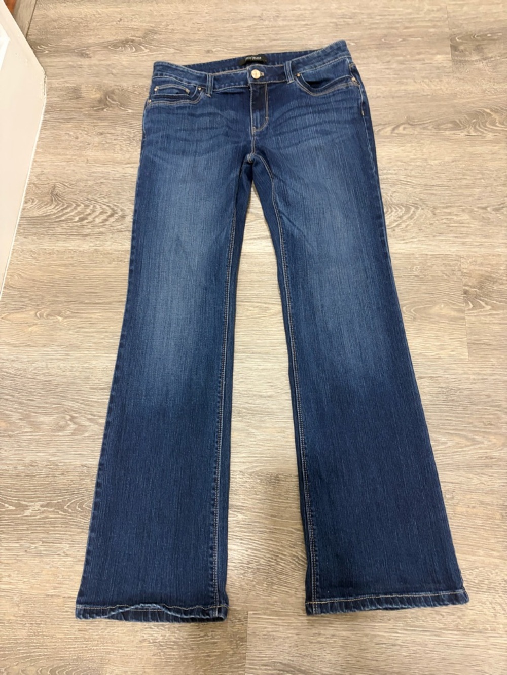 WHBM Boot Leg Jeans 6 Short